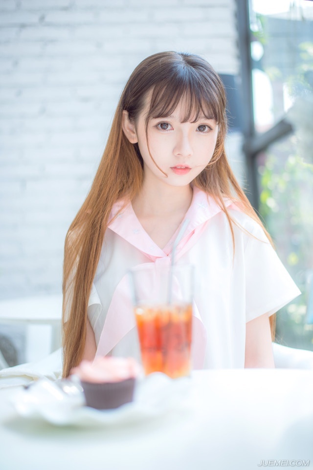 “好了，这些东西无须解释，我也没理由去吃一个死人的醋。”吕布点点头，人都是自己的了，跟了自己这么些年，难道还担心小乔因为一个死人做出什么蠢事？若真是那样，那也就没有存在的必要了。